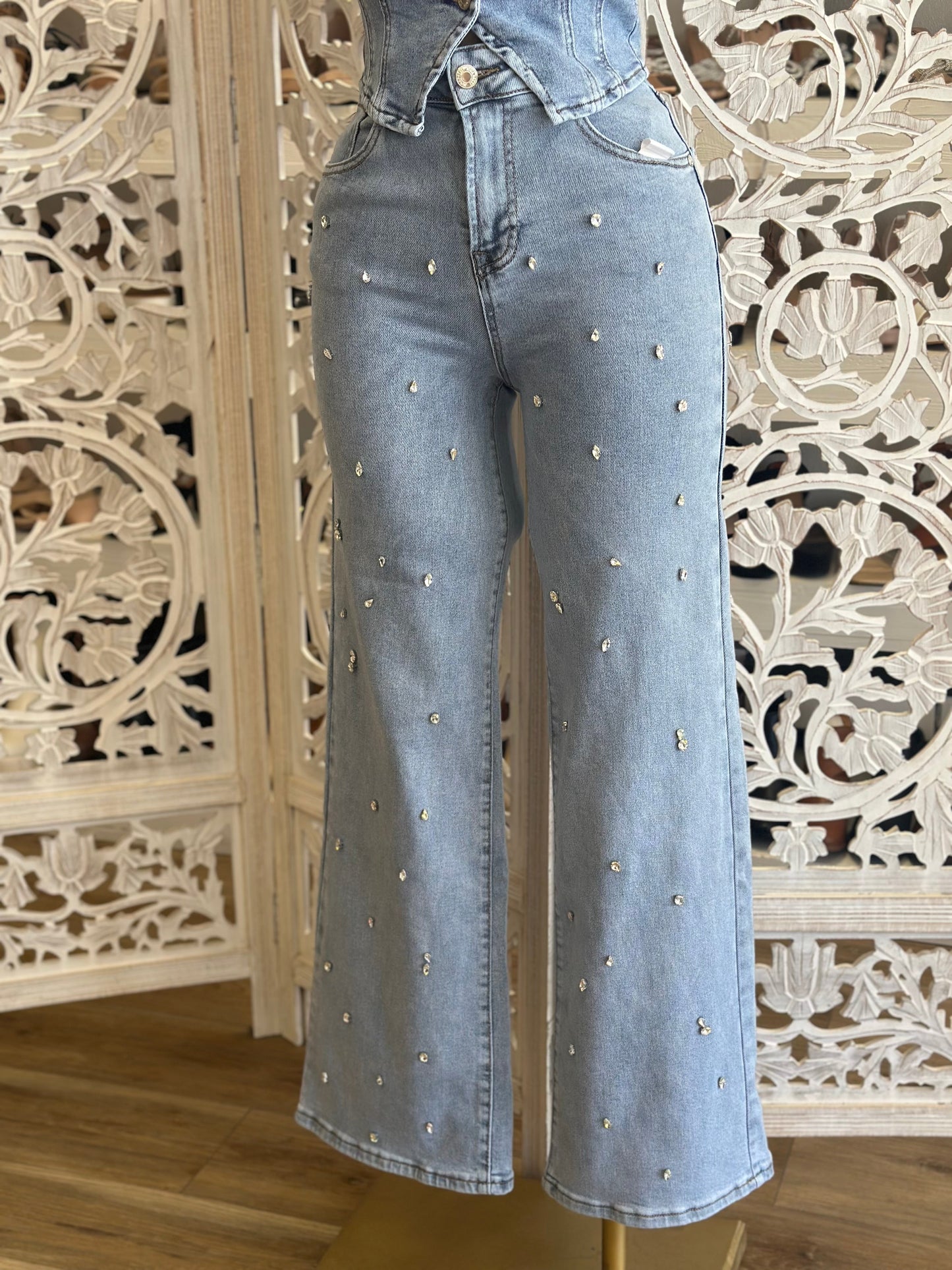 Rhinestone Design Jeans Light Wash- Stretchy