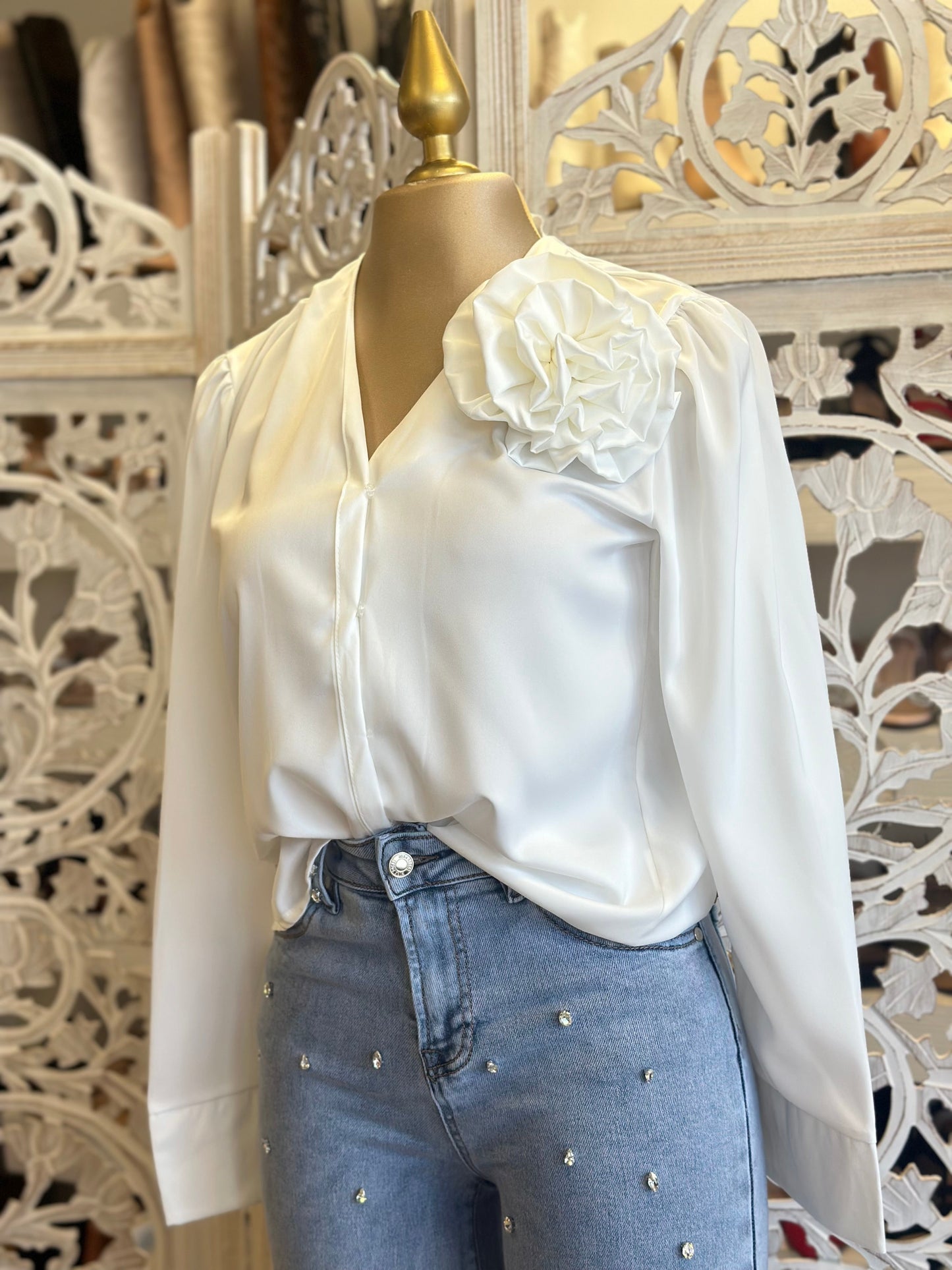 White Flower Detail Button Blouse - Not Stretchy