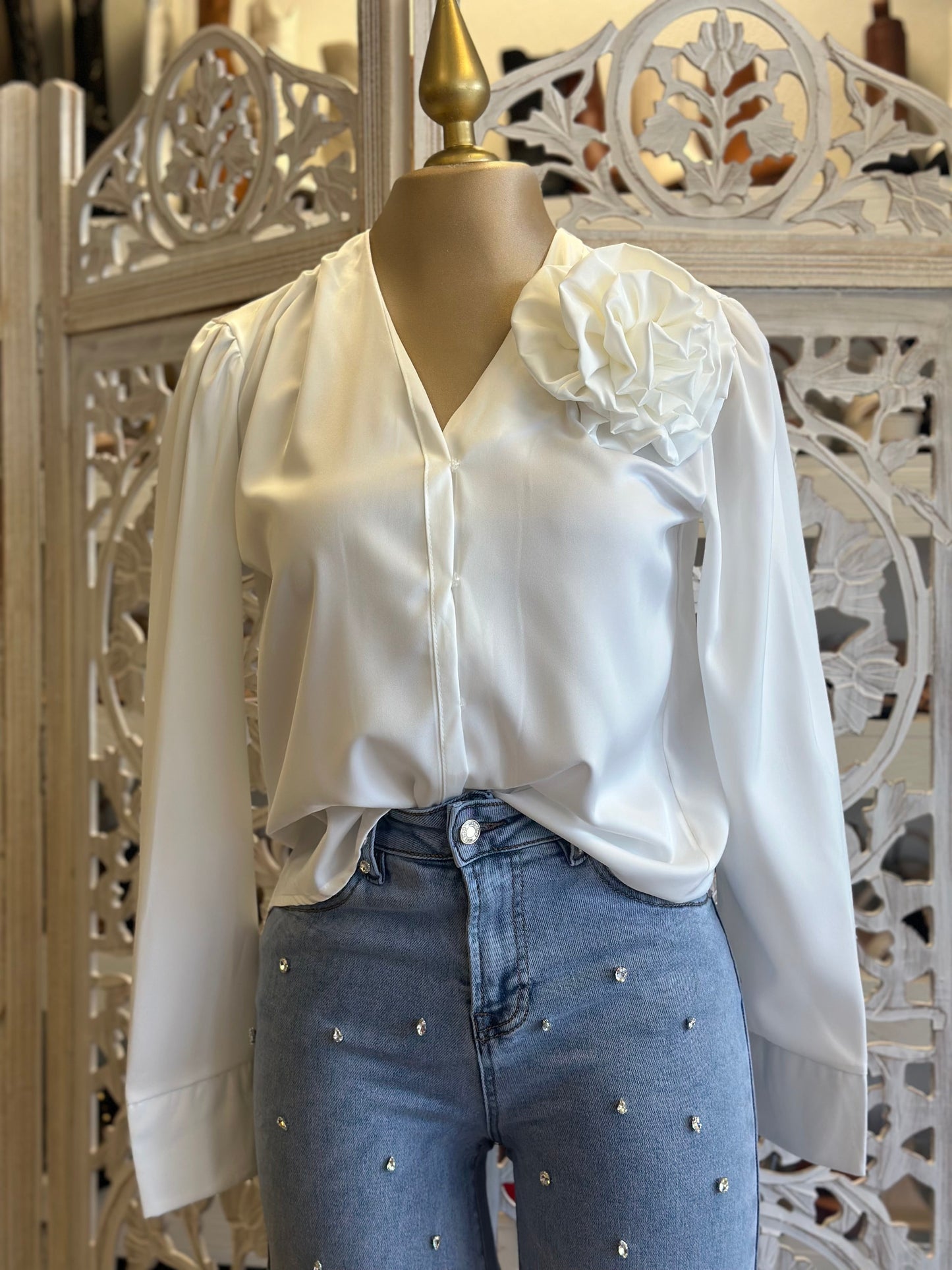 White Flower Detail Button Blouse - Not Stretchy