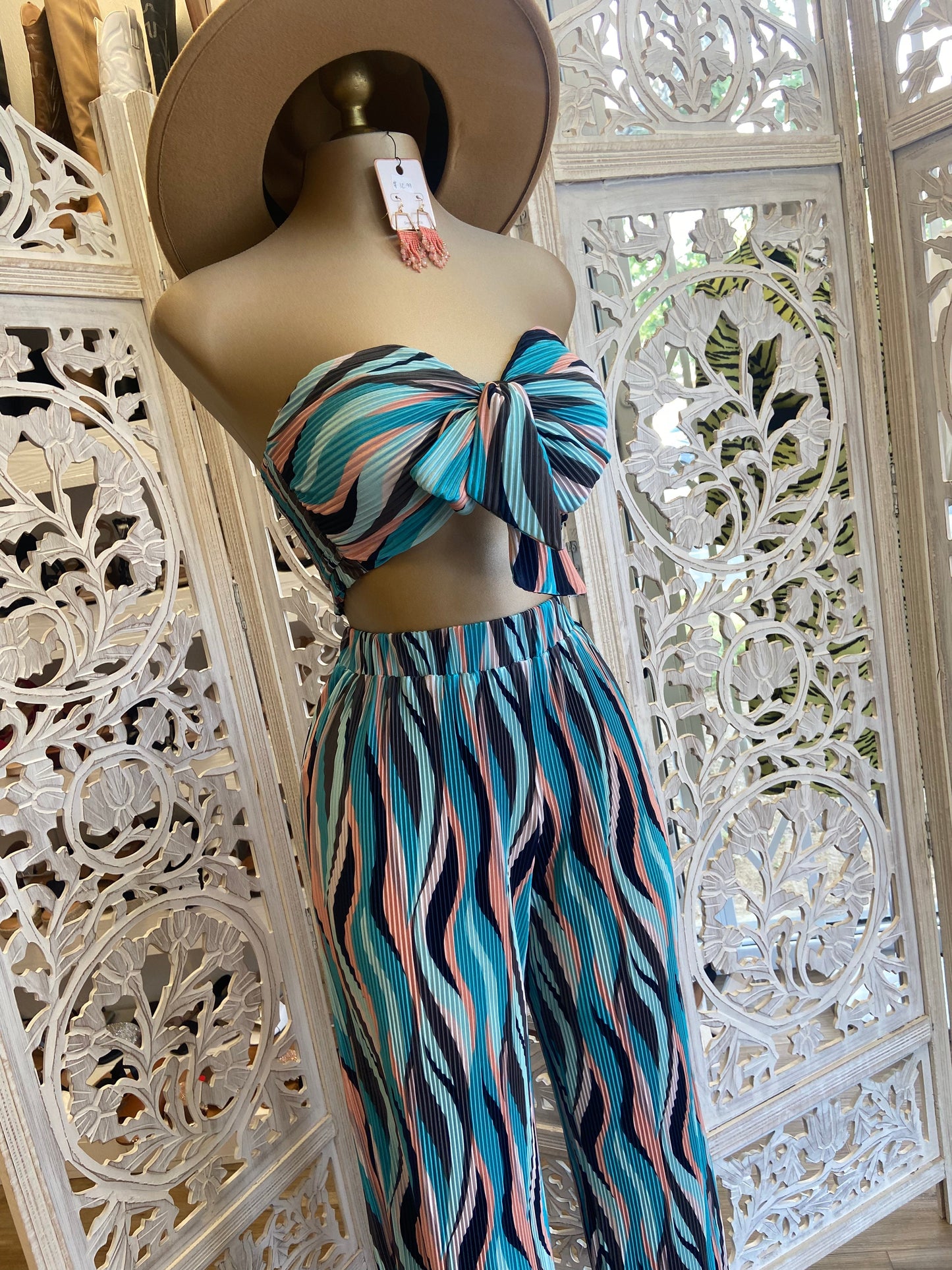 Pattern Pleated Tie Front Set