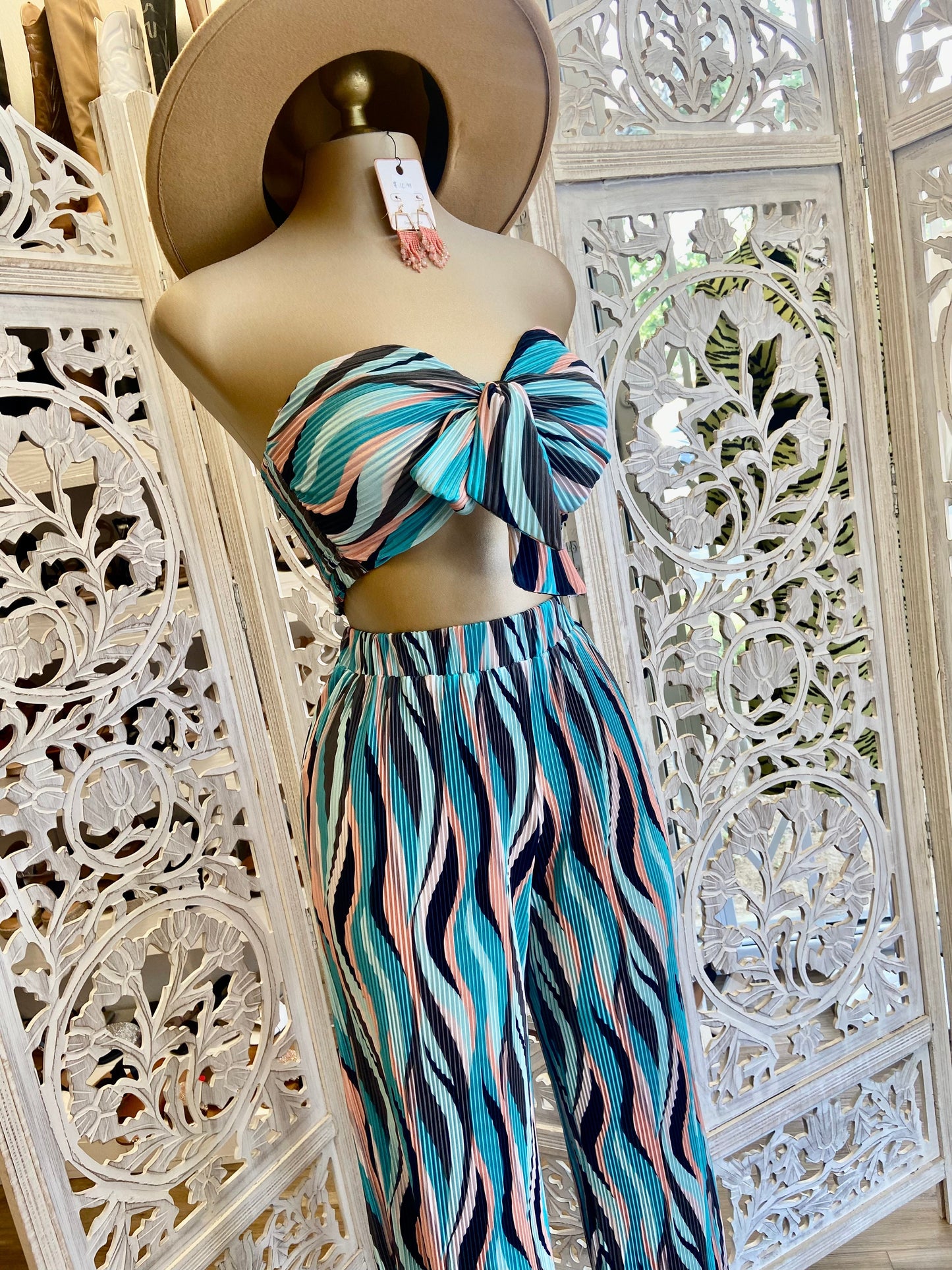 Pattern Pleated Tie Front Set